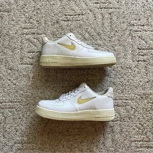 Nike Air Force 1 ‘07 LX Pale Vanilla Size 9 Men’s No Original Box